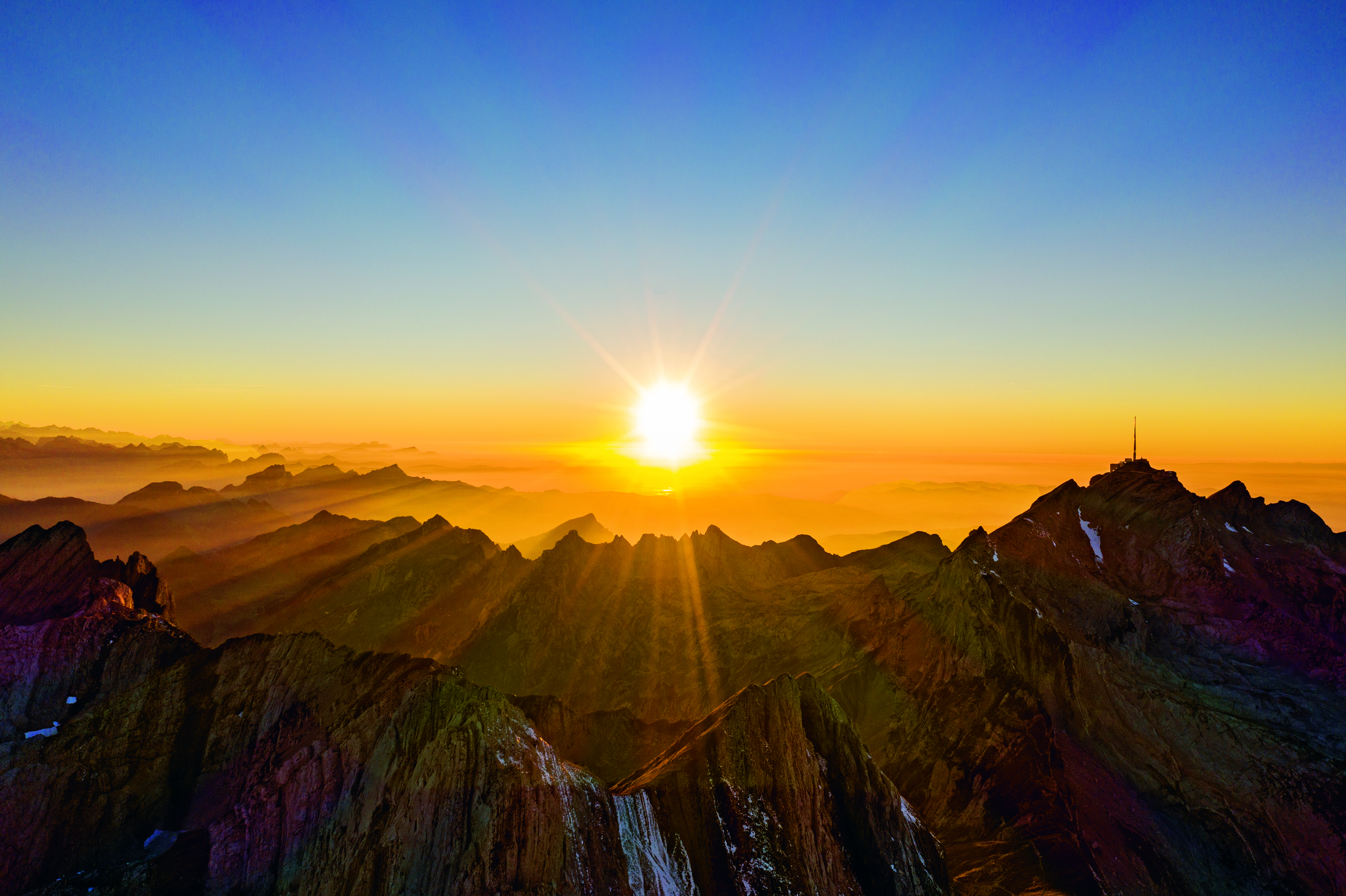 Säntis - Sonnenaufgangsfahrt mit Frühstück Säntis - Sonnenaufgangsfahrt mit Frühstück