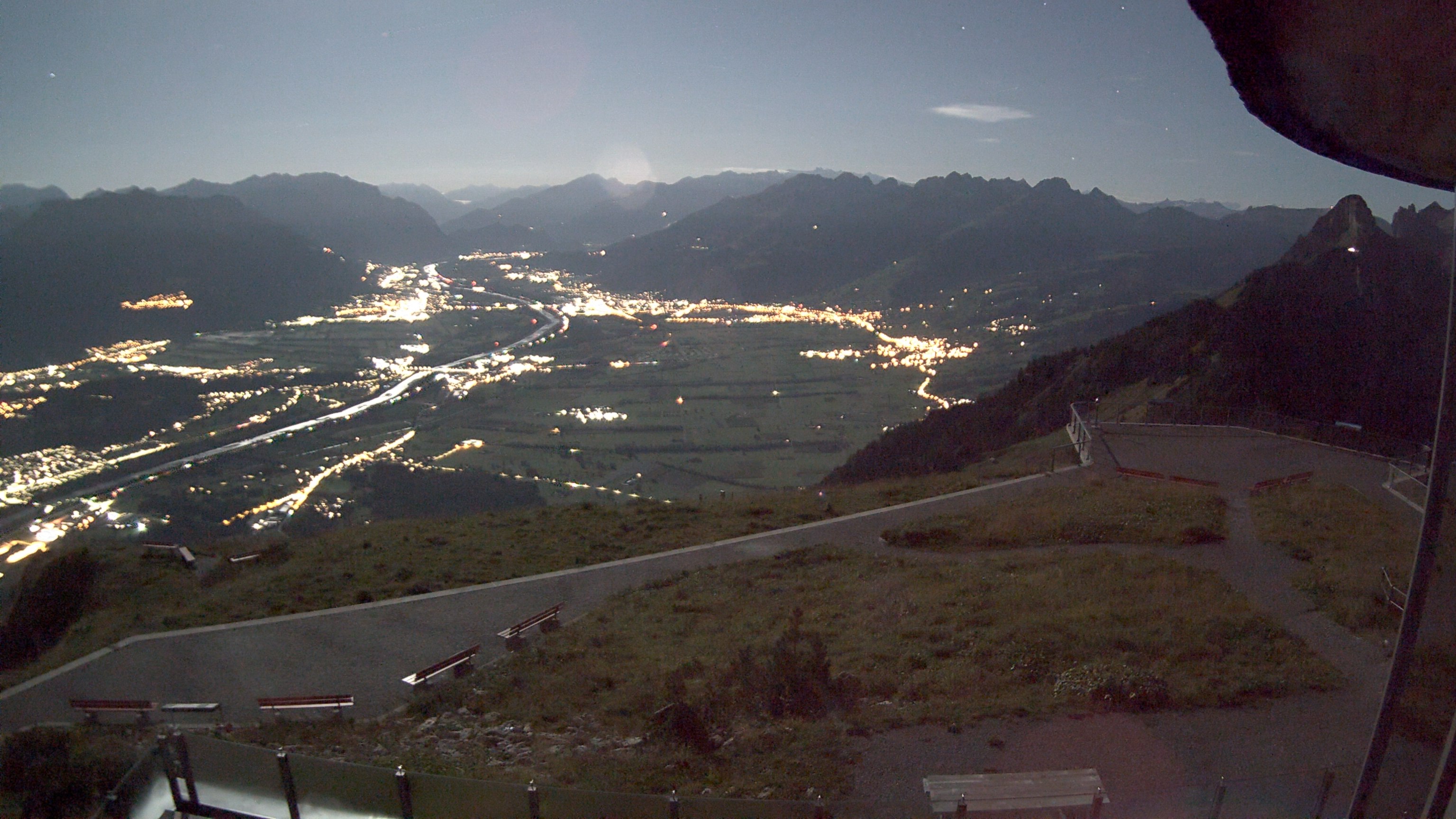 3h ago - 23:05