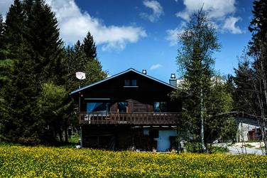 Aussenansicht im Frühling