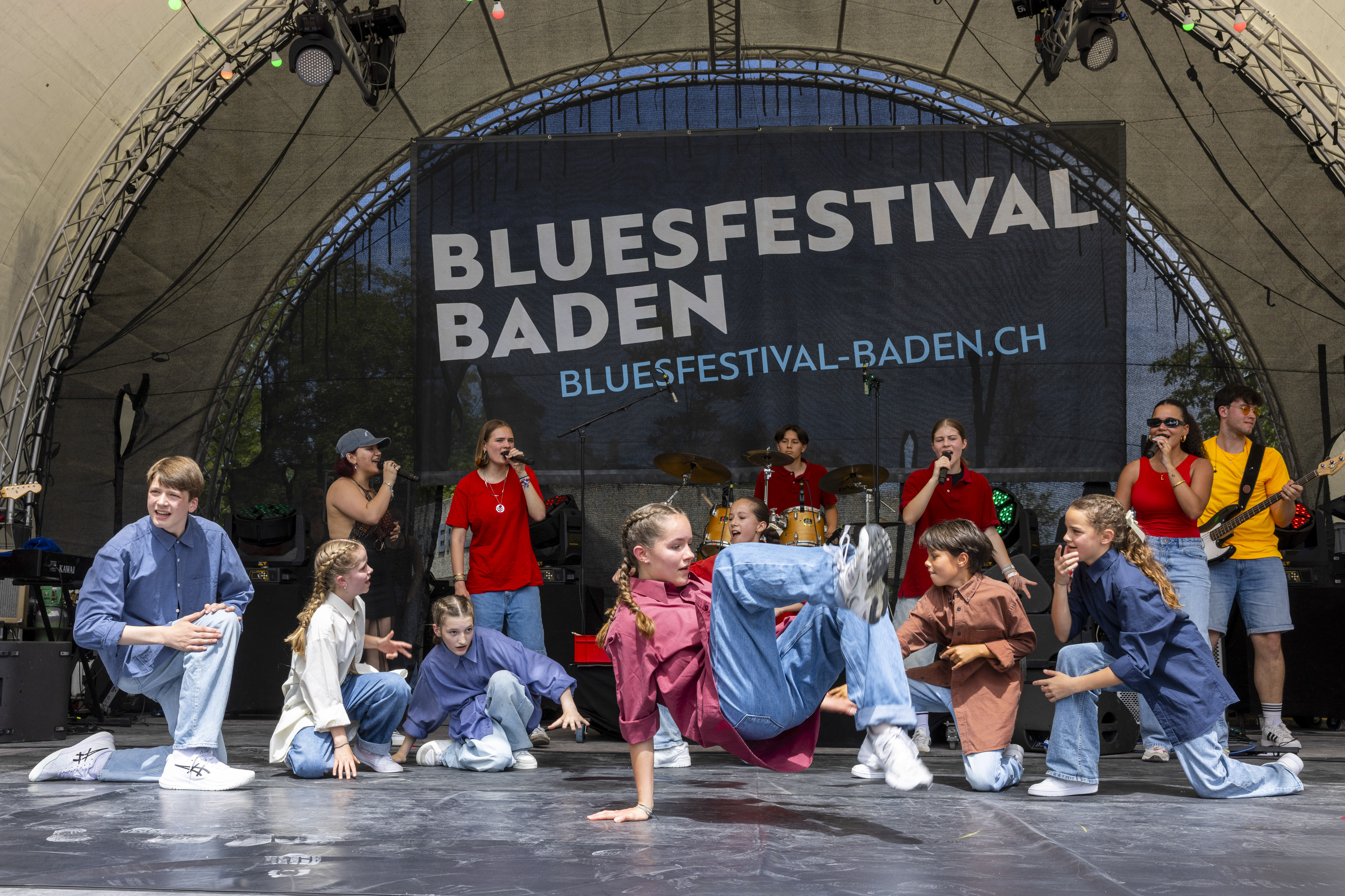 Titelbild des Events: Gratiskonzert: BluesKidz & KidzCompany Breaking Waves (CH)