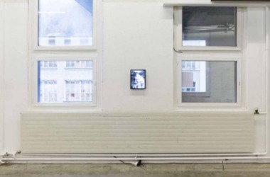Christa Wiedenmeier, Schreyenbachfall ON, 2018: Off Kunsthaus Glarus im ehemaligen Therma-Areal: Kunstschaffen Glarus 2018, Installationsansicht