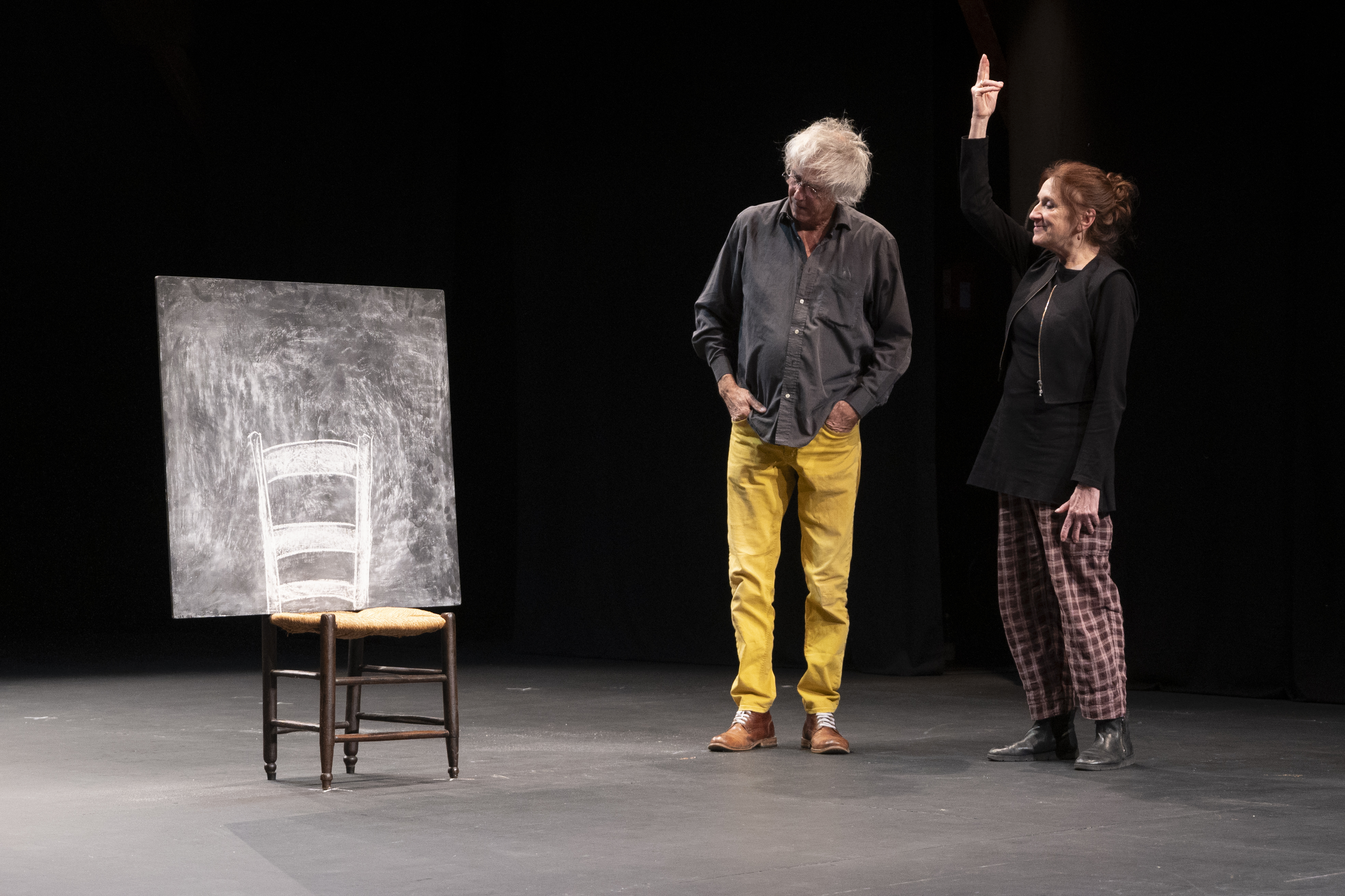 Titelbild des Events: Figura Theaterfestival: Die wahre Fake-Konferenz über das Objekttheater