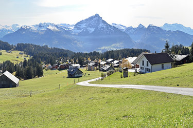 Aussichtsreiche LageAussichtsreiche Lage im Arvenbüel ob Amden