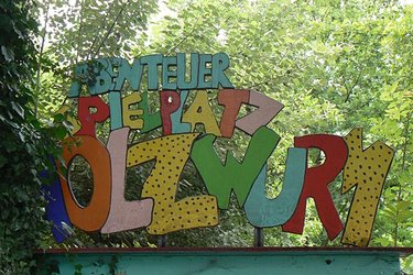 Abenteuerspielplatz Holzwurm - 1