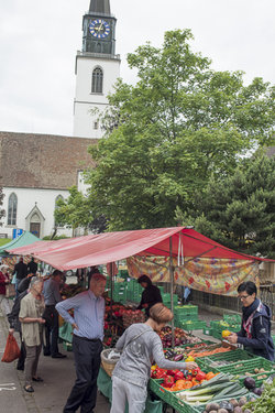 Unser Marktstand am Wochenmarkt in Bülach