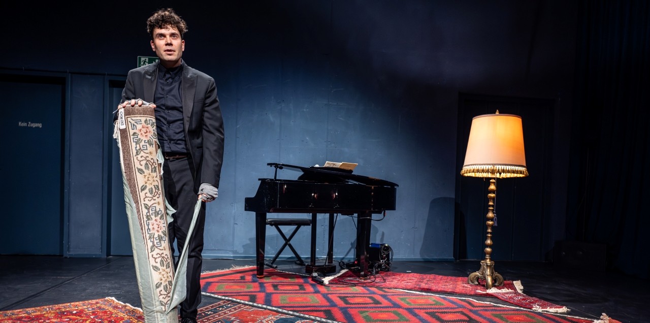 Titelbild des Events: DIE WELT IM RÜCKEN