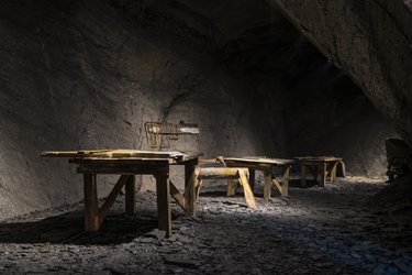 Werkbänke für die Schieferbearbeitung