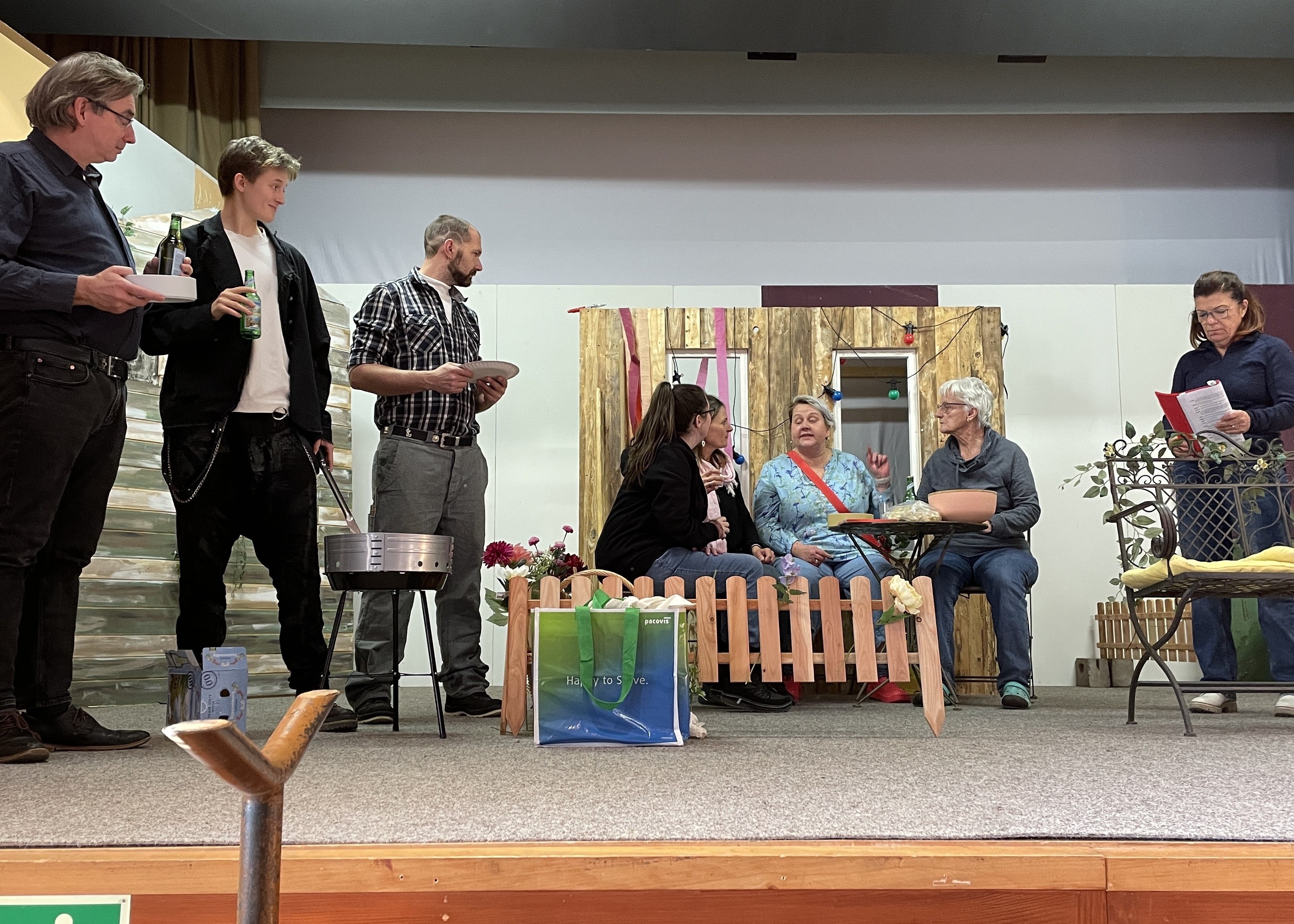 "Zoff im Paradies" eine Komödie von Beatrice Lanz