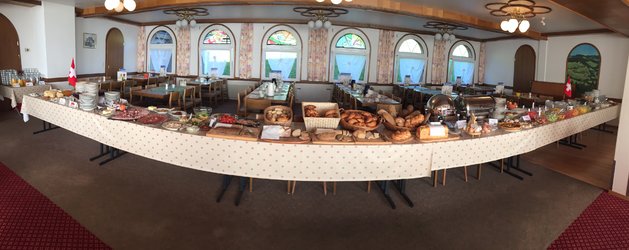 Grosses Frühstücksbuffet in unserem Panoramasaal - 1