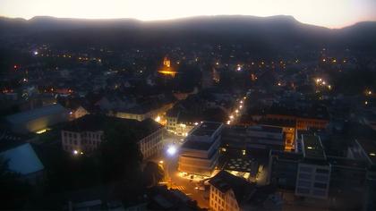 28h ago - 22:00
