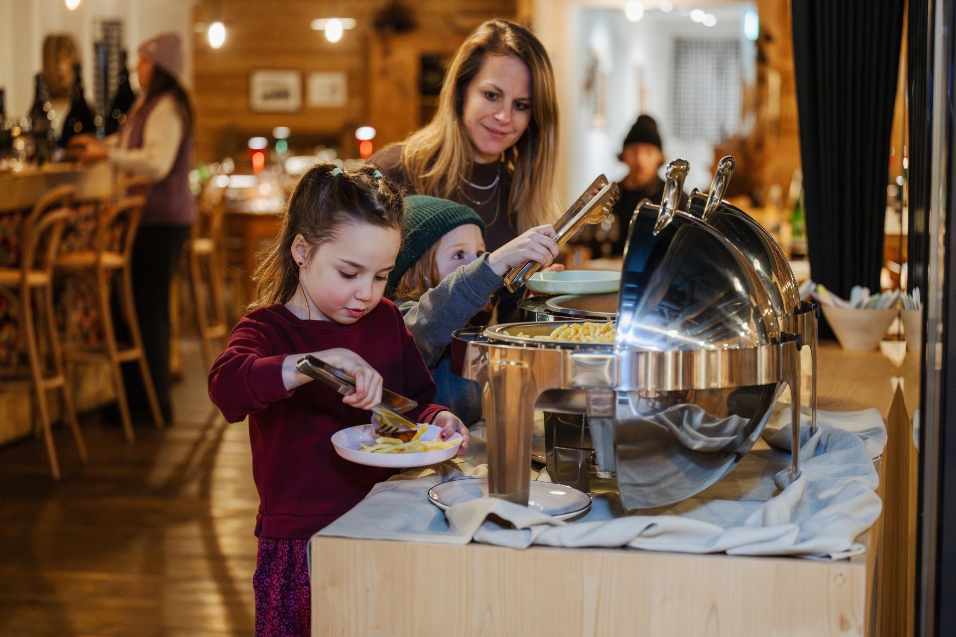 secondary restaurant image