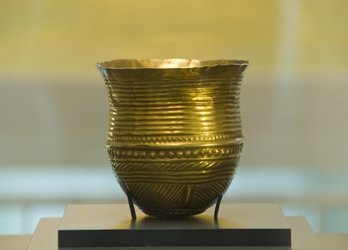 Das älteste Goldgefäss der Welt: ca. 2400 v.Chr.