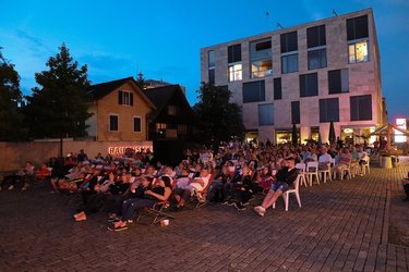 Sommerkonzert und Openairkino, Raiffeisenplatz