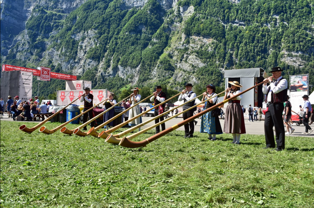 44. Alphorn- und Büchelwettblasen