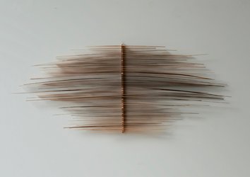 Wand-Falter, Holz, 2019, 26 x 66 cm