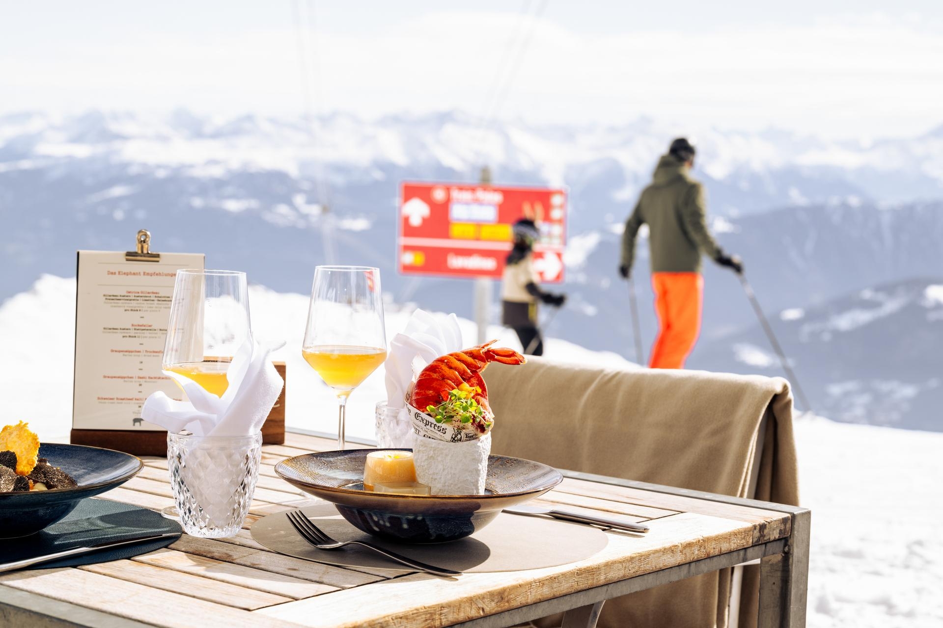 secondary restaurant image