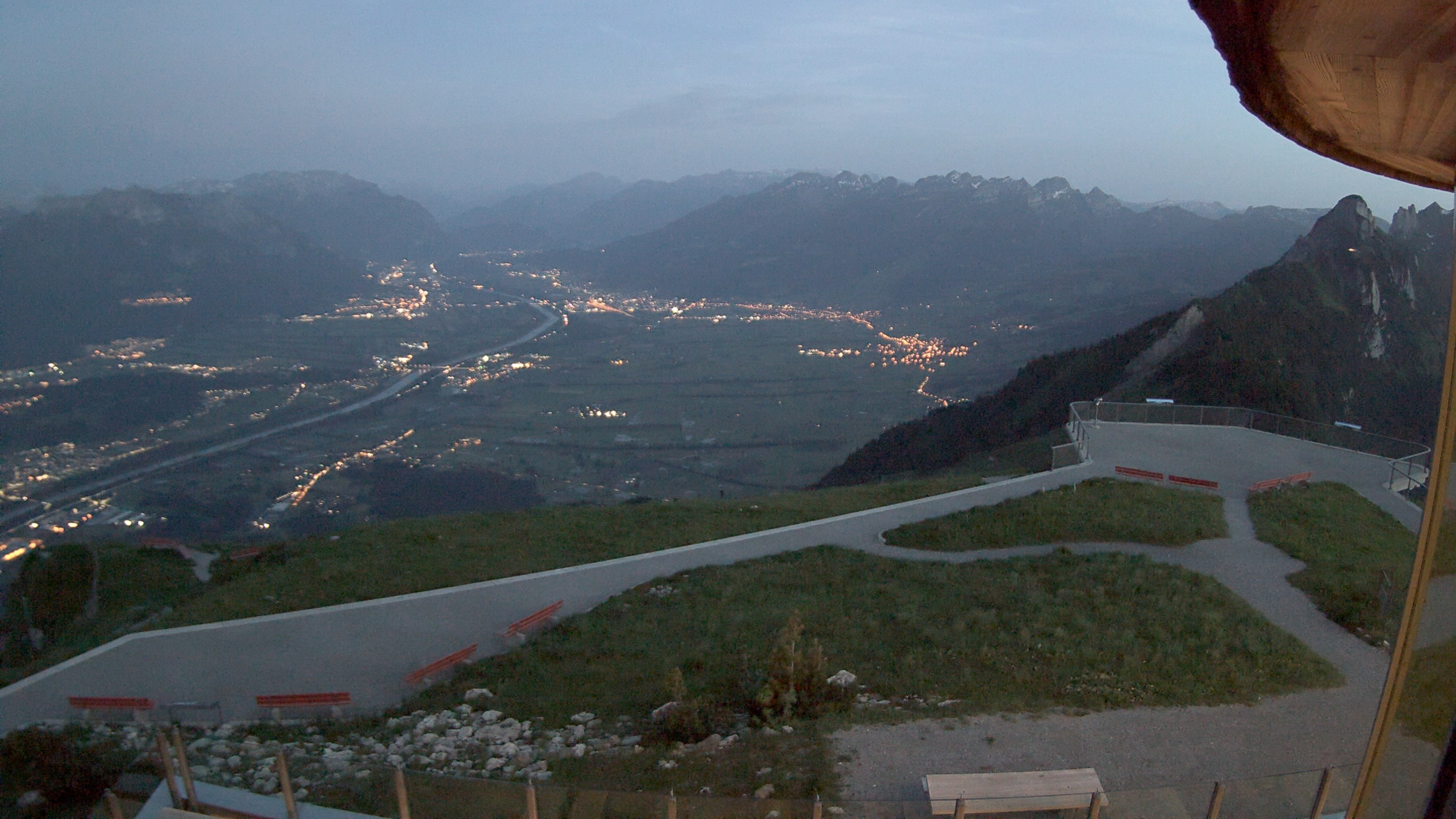 3h ago - 22:03