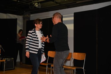 <strong>ABGESAGT</strong>: Theateraufführung „Überraschig“ - 1