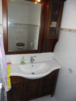 separates WC