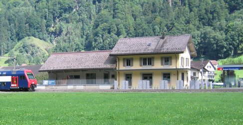 Bahnhofgebäude