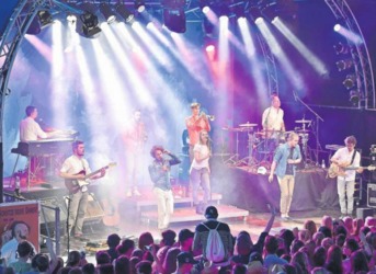 Lo%26Leduc%20treten%20am%20Samstag%2C%2024.%20August%2C%20auf%20dem%20Arenaplatz%20auf.%20Wie%20hierim%20Bild%20anl%C3%A4sslich%20der%20Streethockey-WM%202015%20in%20Zug.%20%28Bild%20Christian%20H.%20Hildebrand%29