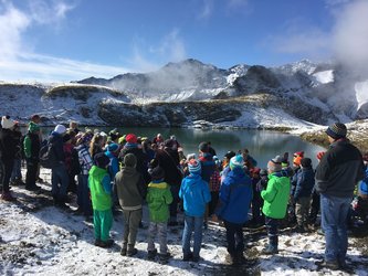 Schulkinder beim Videodreh zum Song SARDONA - TEKTONIK! auf dem Pizol - Foto IG Unesco Sardona