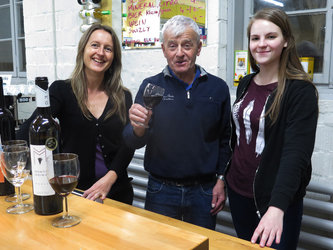 Weinkultur im Wortreich: Monatliche Weinbar mit Balz Störi - 1