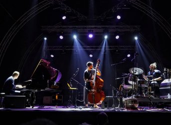 Petros Klampanis Trio