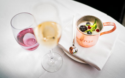 © 7132 Hotel: Restaurant 7132 Red