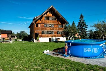 Pool vor dem Haus zur Mitbenutzung.