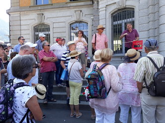 Killian Gasser begrüsst Glarner Delegation