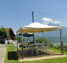 Aussensitzplatz mit Aussicht