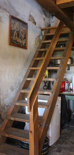 Treppe zum Wedelestübli
