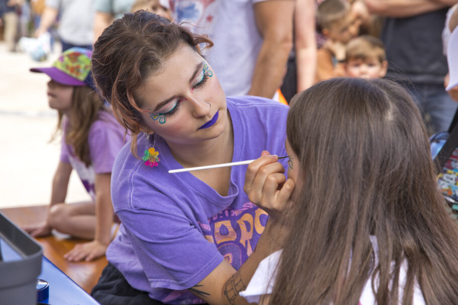 Titelbild des Events: Kinderprogramm mit dem Kindertheater Lampefieber & Hilfsscheriff Tom (CH)