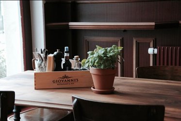 Giovanni's Restaurant & Bar - 1