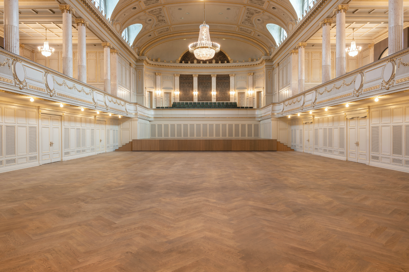 Laufmeter Mode-Salon