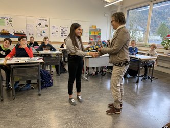 Gemeinde Glarus Nord begrüsst ihren 2000sten Schüler - 1
