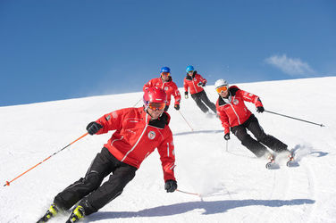 Highly trained experts – for skiing, too: the mountain guides from Zermatt, Täsch and Randa.