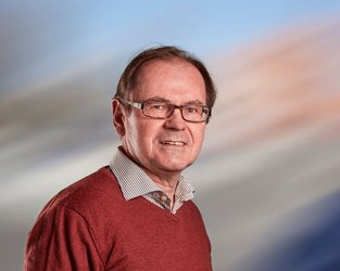 Dr. Stefan Paradowski