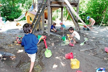 Abenteuerspielplatz Holzwurm - 1