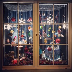 Lauter kleine Friedensangebote hinter dem grossen Bling-Bling - 1
