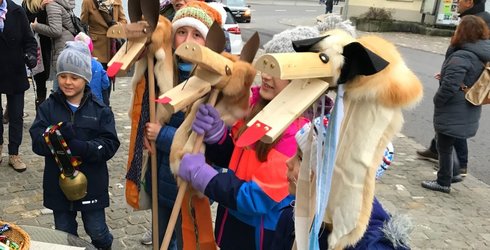 Chlauseslä der Kinder am Nachmittag