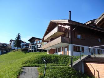 Le chalet en été. L'appartement en premier etage