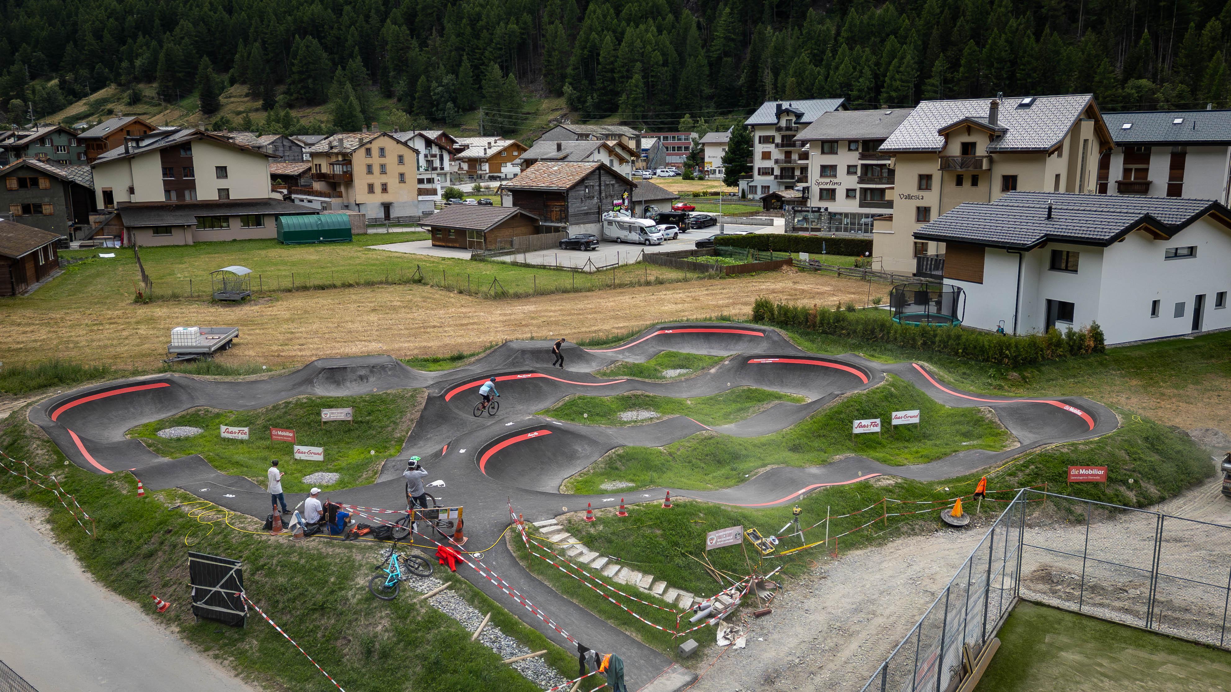 Erste Schritte auf dem Pumptrack