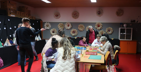 Es wurden verschiedene Workshops angeboten, beispielsweise konnte gemeinsam gebastelt werden.
