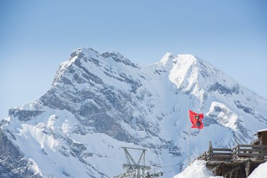 Bild: Fridolinsfahne in Braunwald, Samuel Trümpy Photography