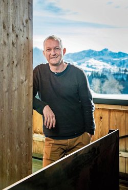 Simon%20Enzler%3A%20%C2%ABDer%20Alltagsmensch%20w%C3%A4lzt%20seit%20Urzeiten%20dieselben%20Probleme.%C2%BB%20%28Bild%20Urs%20Bucher%29