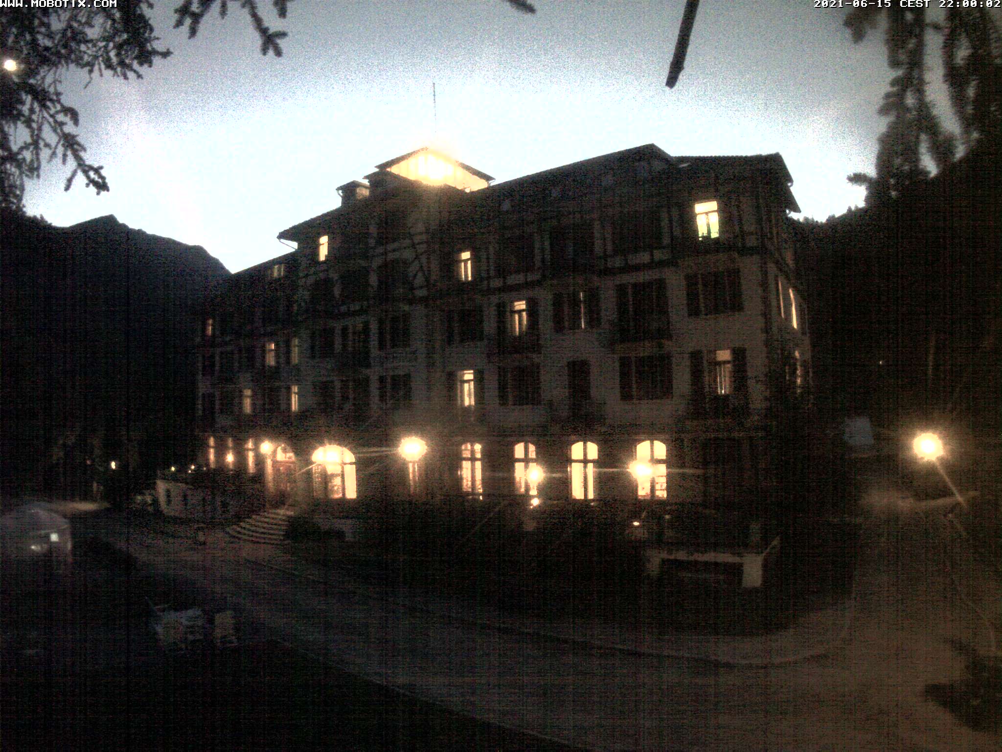 33h ago - 22:00