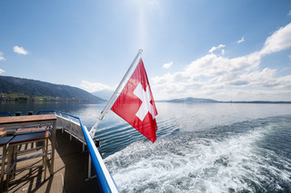 Kaffee und Kuchen auf dem Zugersee Kaffee und Kuchen auf dem Zugersee