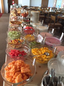 Grosses Frühstücksbuffet in unserem Panoramasaal - 1